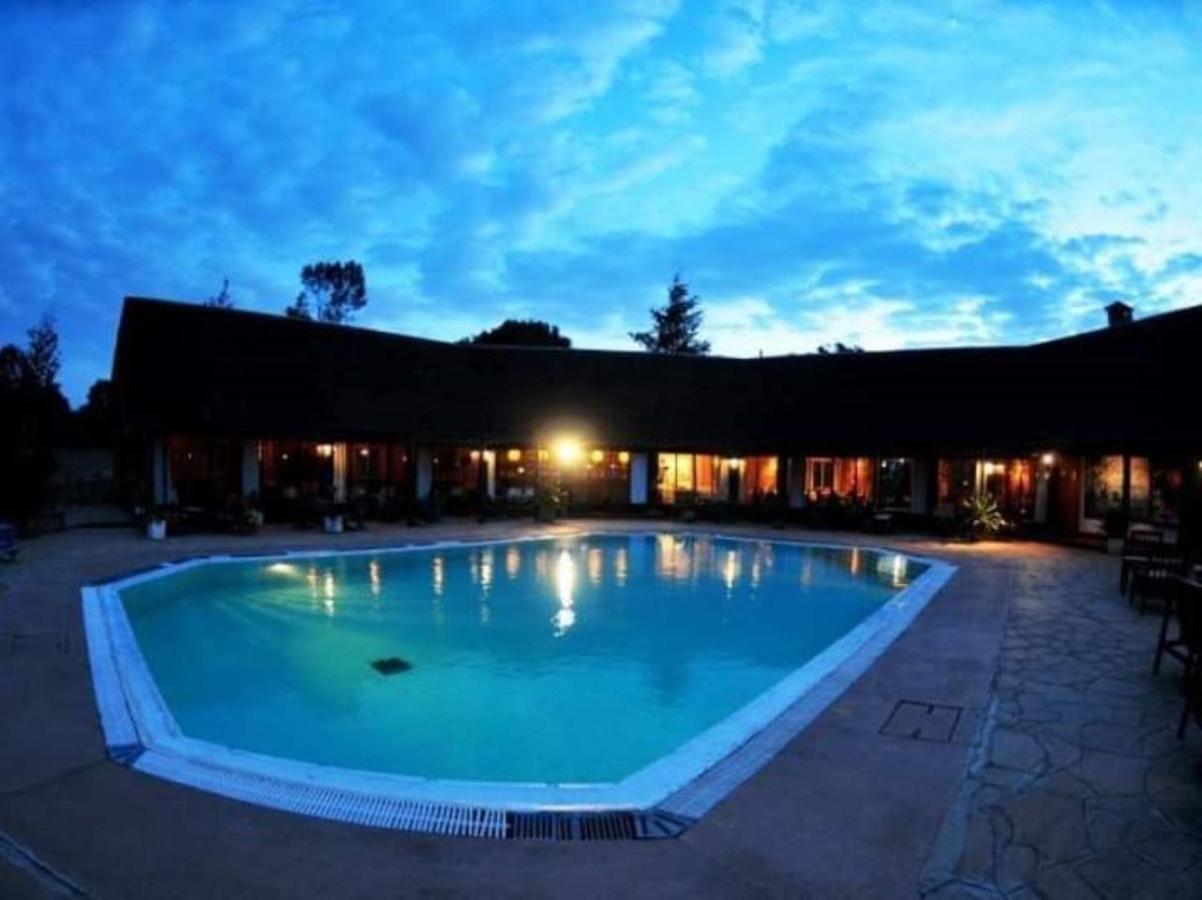 Naro Moru River Lodge מראה חיצוני תמונה